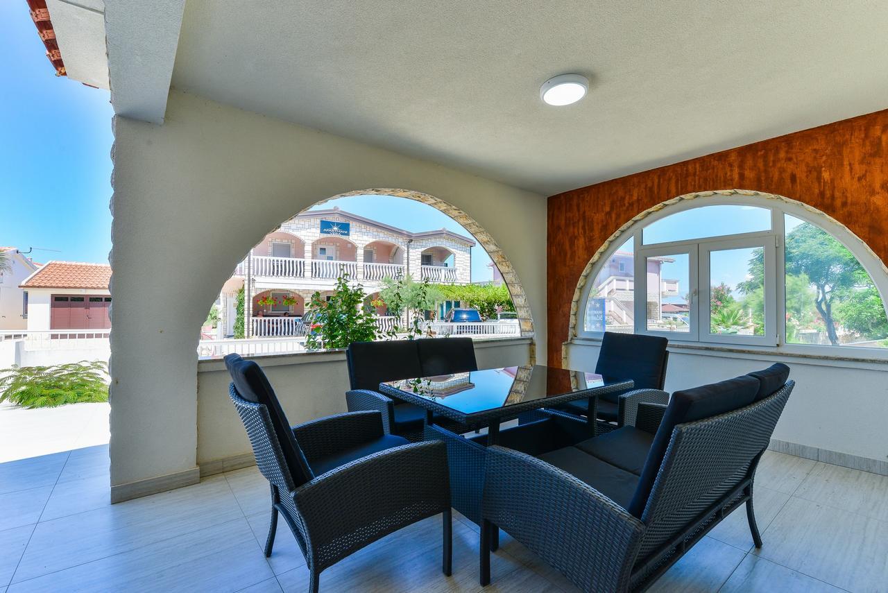 Apartments Lucica Vir Eksteriør billede